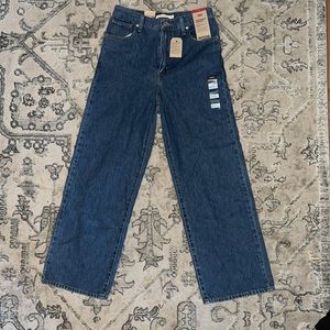 Levi’s High-waisted straight leg Relaxed NWT